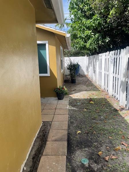 2 of 15 - 533 Ne 15th St, Fort Lauderdale, FL