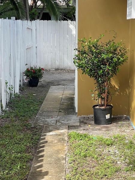 3 of 15 - 533 Ne 15th St, Fort Lauderdale, FL