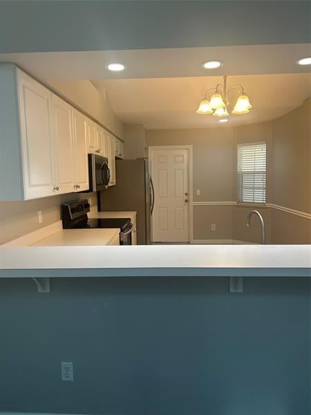 2 of 25 - 537 6th St, Vero Beach, FL