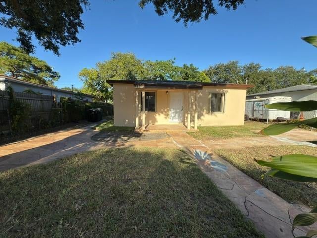 2 of 12 - 832 Nw 16th Ter, Fort Lauderdale, FL