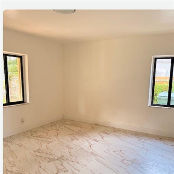 4 of 12 - 832 Nw 16th Ter, Fort Lauderdale, FL
