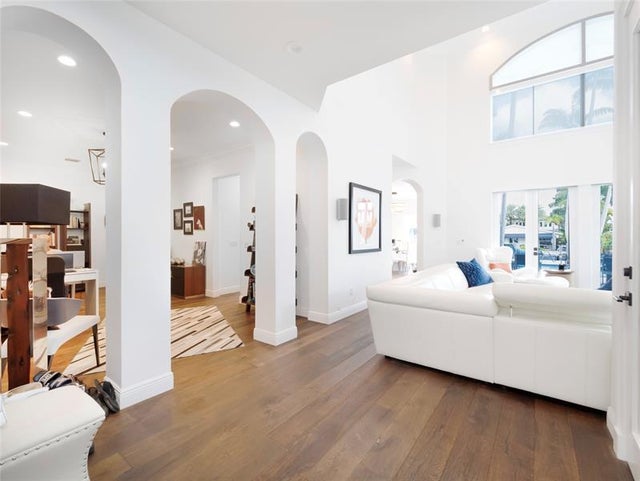 4 of 35 - 316 Bontona Ave, Fort Lauderdale, FL
