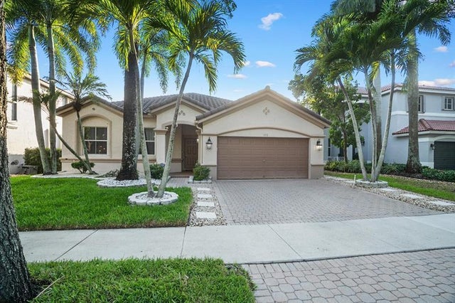 2 of 49 - 972 Lavender Cir, Weston, FL