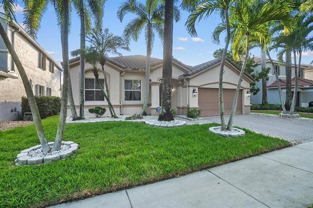 3 of 49 - 972 Lavender Cir, Weston, FL