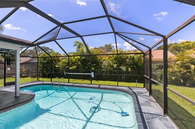 9910 Nw 53rd Ct, Coral Springs