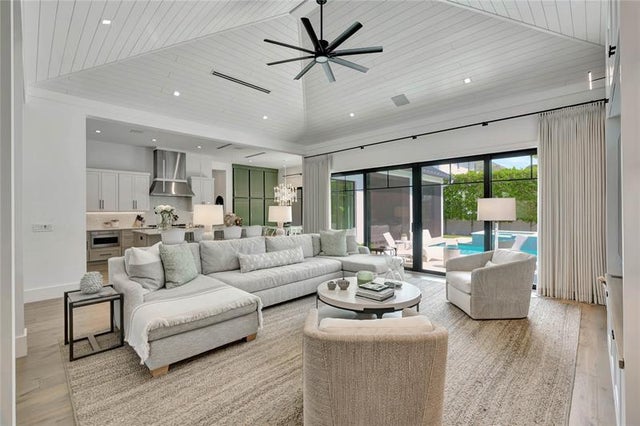 2 of 70 - 109 Ne 9th St, Delray Beach, FL