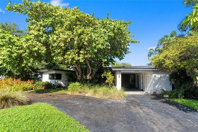1 of 35 - 2829 Ne 17th Ave, Wilton Manors, FL