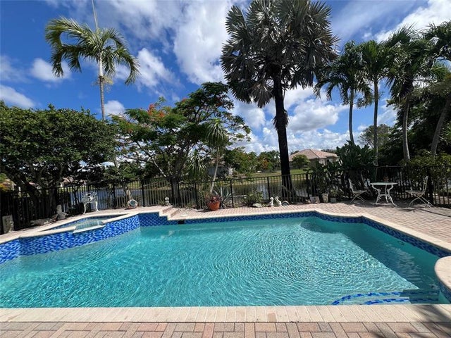 3 of 36 - 11217 Nw 68th Pl, Parkland, FL