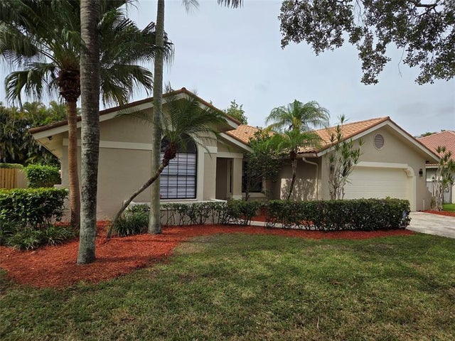 1 of 19 - 1624 Newport Ln, Weston, FL