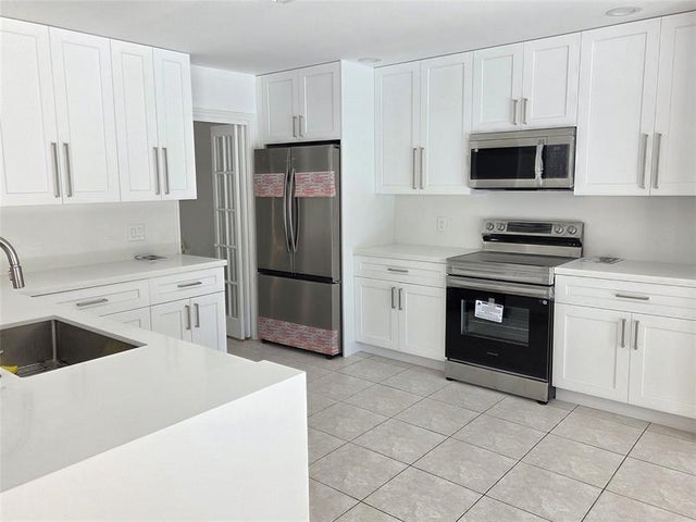 5 of 19 - 1624 Newport Ln, Weston, FL