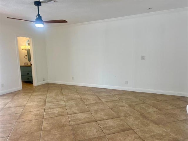 4 of 19 - 4000 N 37th Ave, Hollywood, FL
