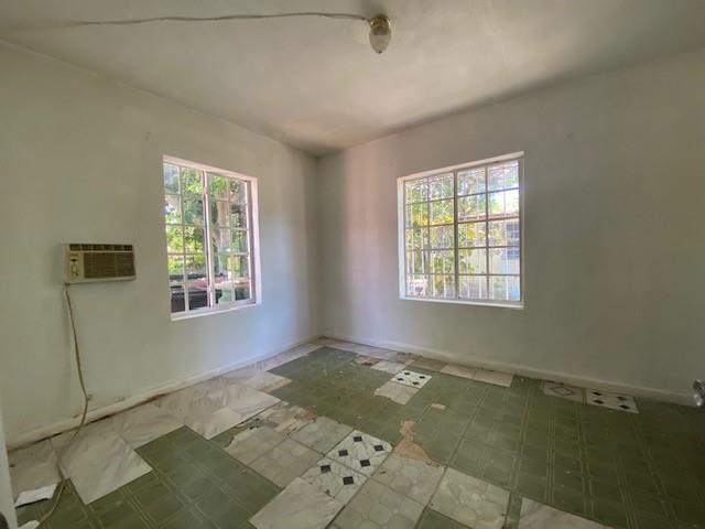 4 of 13 - 755 Ne 140th St, North Miami, FL
