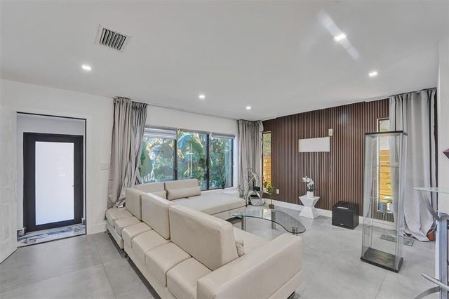 2 of 2 - 1446 Polk St, Hollywood, FL