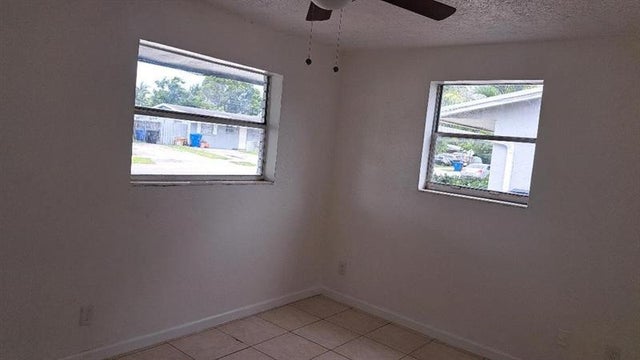 4 of 5 - 6963 Sw 19th St, North Lauderdale, FL