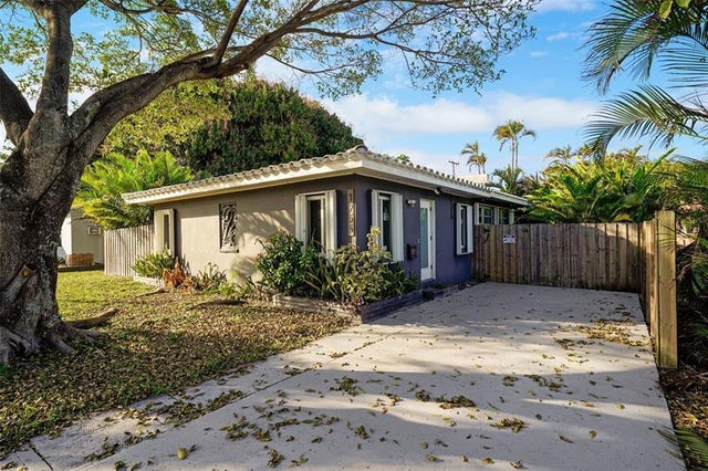 2 of 36 - 1955 Thomas St, Hollywood, FL