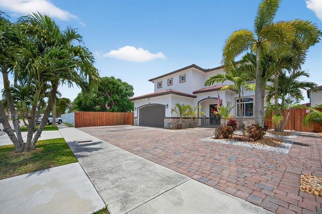 2 of 55 - 18203 Sw 152nd Pl, Miami, FL