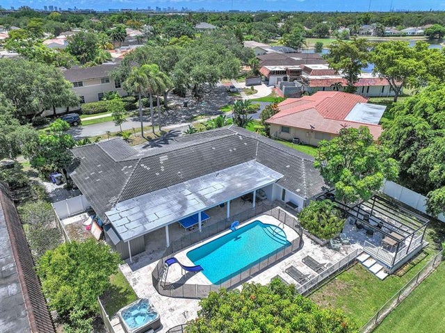 5 of 60 - 5421 N 36th Ct, Hollywood, FL