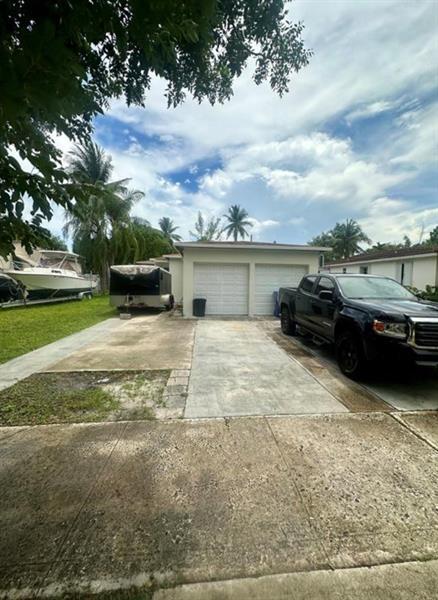 2 of 15 - 2520 Fillmore St, Hollywood, FL