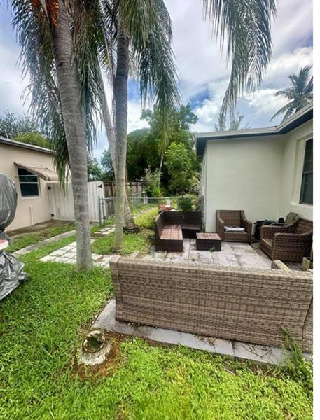 4 of 15 - 2520 Fillmore St, Hollywood, FL