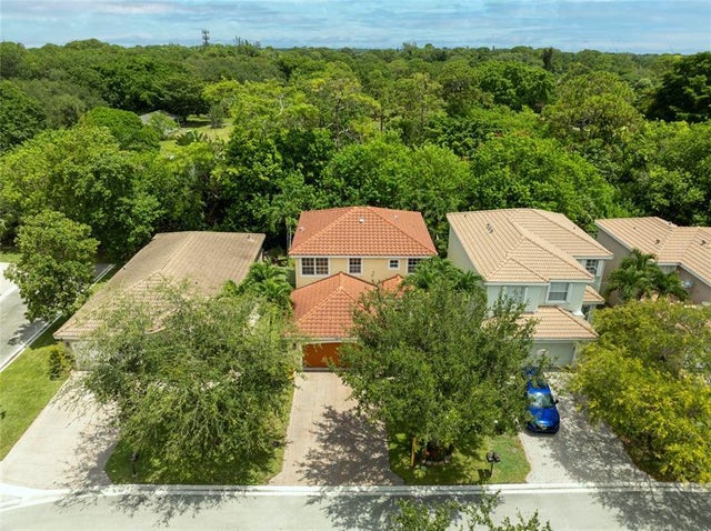 3 of 31 - 4053 Crescent Creek Dr, Coconut Creek, FL