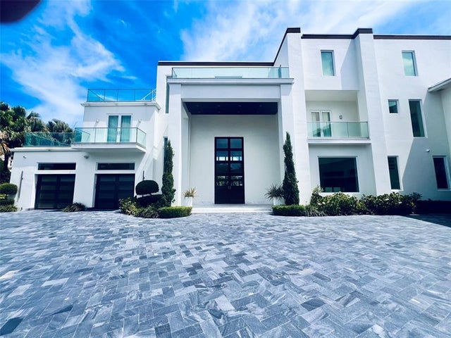 4 of 21 - 4 Pelican Dr, Fort Lauderdale, FL