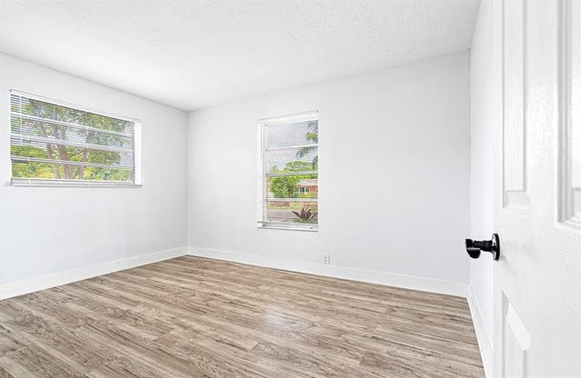 4 of 37 - 6540 Sw 8th St, North Lauderdale, FL