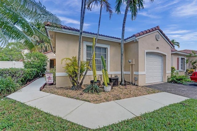 2 of 47 - 895 Sw 180th Ter, Pembroke Pines, FL