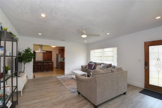 4 of 23 - 1050 Ne 82nd St, Miami, FL