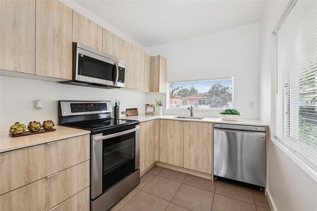 2 of 30 - 2206 Simms St, Hollywood, FL