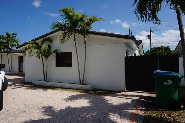 3 of 23 - 9220 Sw 56th St, Miami, FL
