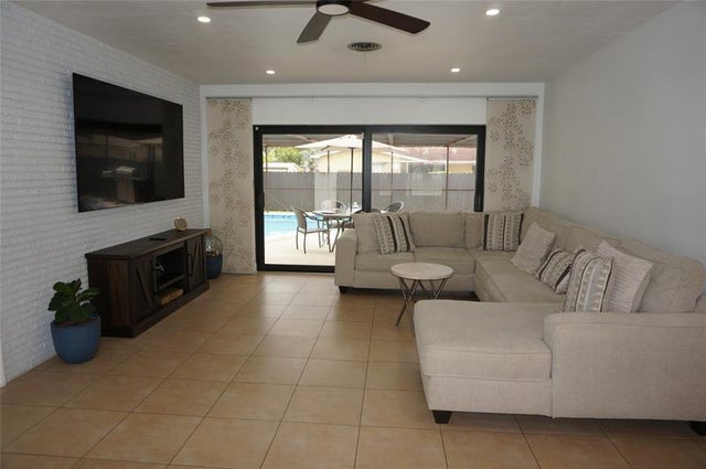 5 of 23 - 9220 Sw 56th St, Miami, FL