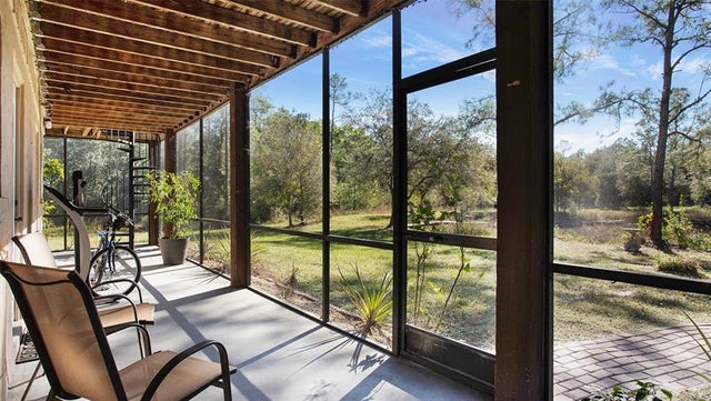 2 of 38 - 982 Honeybee Dr, Naples, FL