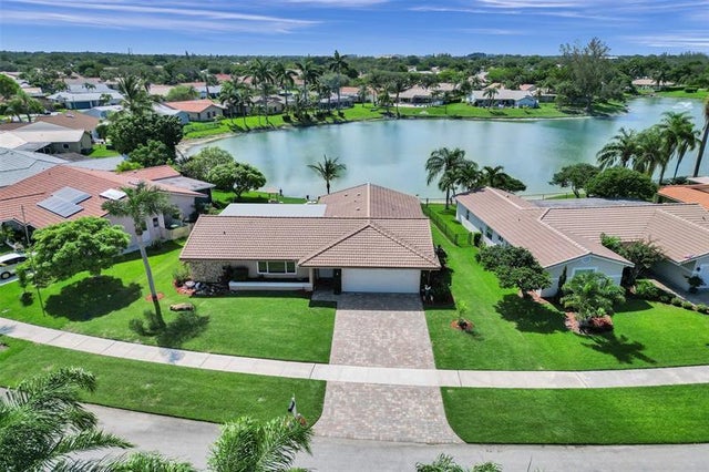 1 of 70 - 7629 Sunflower Dr, Margate, FL