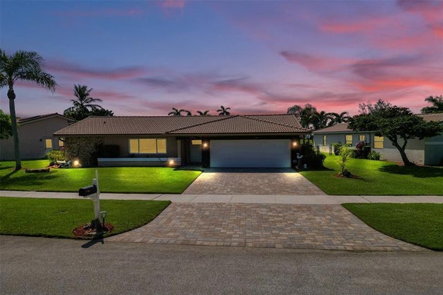2 of 70 - 7629 Sunflower Dr, Margate, FL