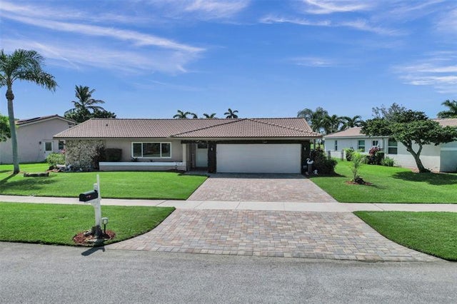 3 of 70 - 7629 Sunflower Dr, Margate, FL