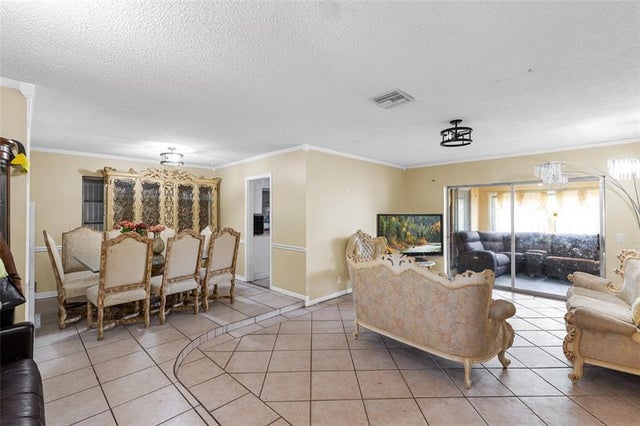 1 of 30 - 970 Sw 67th Ave, North Lauderdale, FL