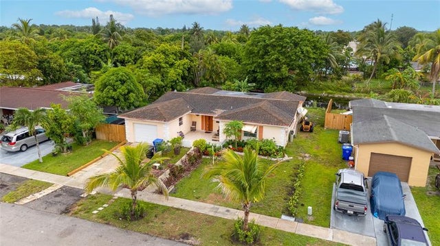 4 of 30 - 970 Sw 67th Ave, North Lauderdale, FL
