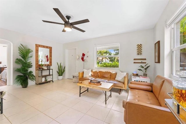 5 of 36 - 1015 Upland Rd, West Palm Beach, FL