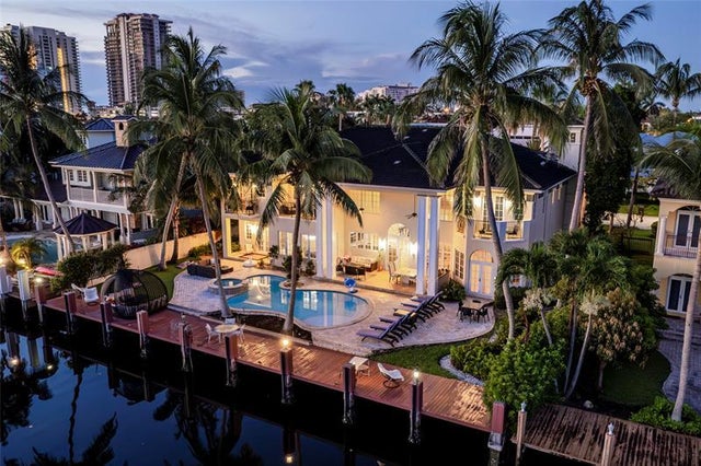 1 of 35 - 7 Pelican Dr, Fort Lauderdale, FL