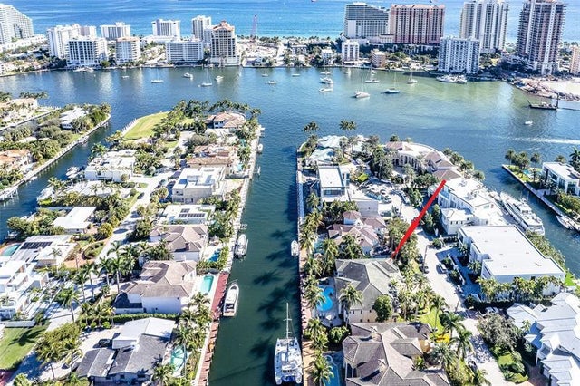 2 of 35 - 7 Pelican Dr, Fort Lauderdale, FL