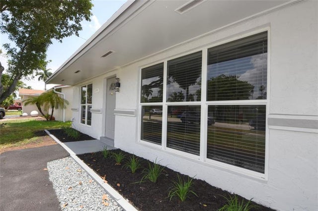 2 of 39 - 11451 Nw 37th St, Sunrise, FL