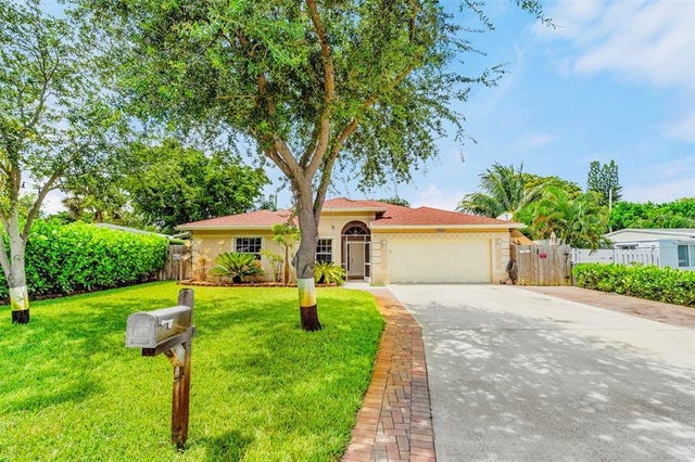 2 of 41 - 1383 Ne 27th St, Pompano Beach, FL