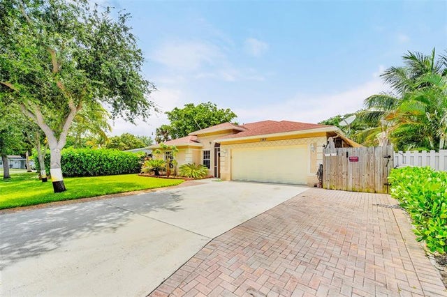 3 of 41 - 1383 Ne 27th St, Pompano Beach, FL