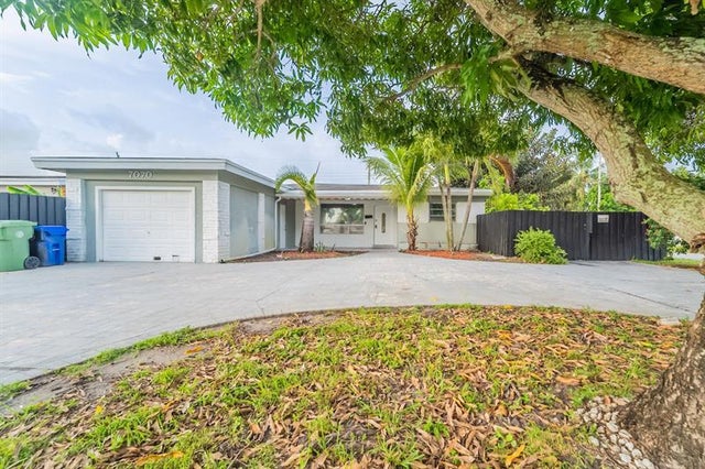 1 of 29 - 7070 Sw 12th St, Pembroke Pines, FL