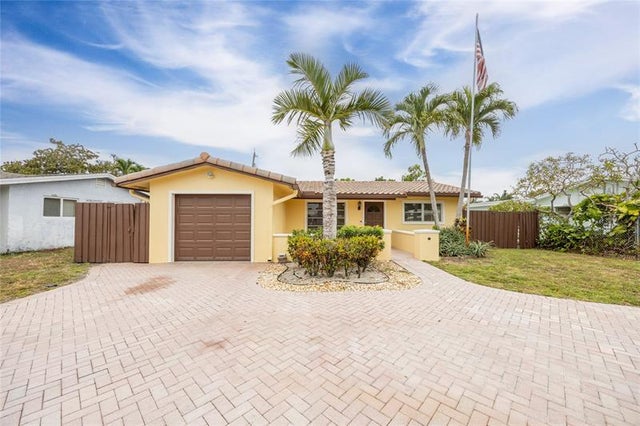 3 of 37 - 1680 Nw 43rd St, Oakland Park, FL