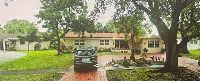 1 of 10 - 5620 Monroe St, Hollywood, FL