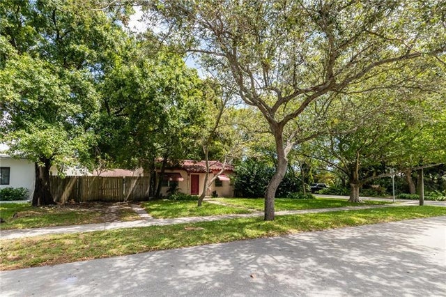3 of 14 - 801 Sw 18th St, Fort Lauderdale, FL