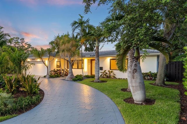 1 of 37 - 2500 Ne 17th Ter, Wilton Manors, FL
