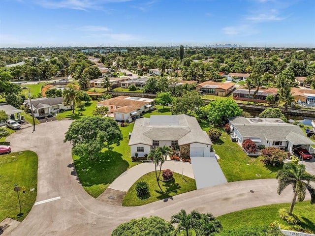 2 of 53 - 4220 Nw 49th Ave, Lauderdale Lakes, FL