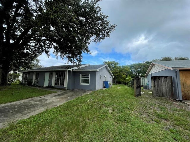 3 of 54 - 4030 School, Labelle, FL